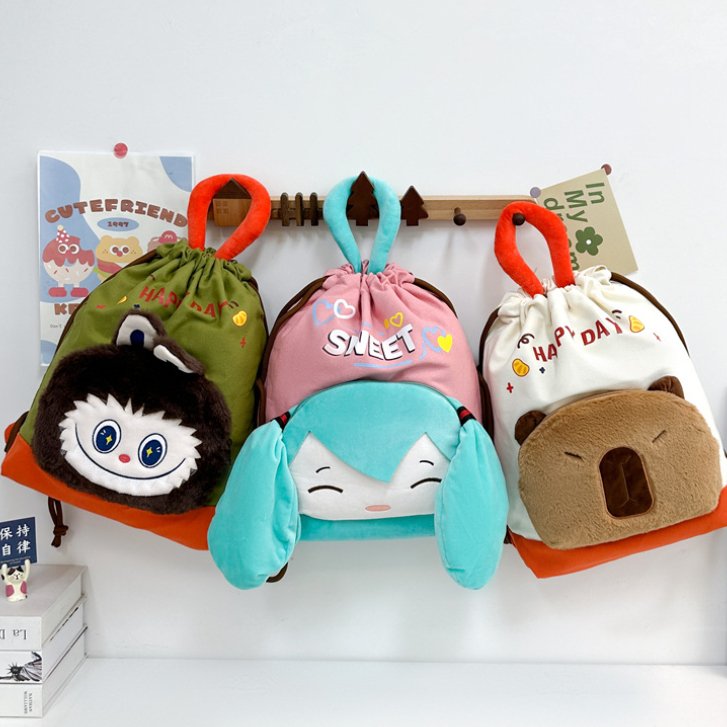 Mochila Saco Pelúcia 3D Fofa e Divertida Grande Reforçada Multifuncional para Escola e Dia a Dia